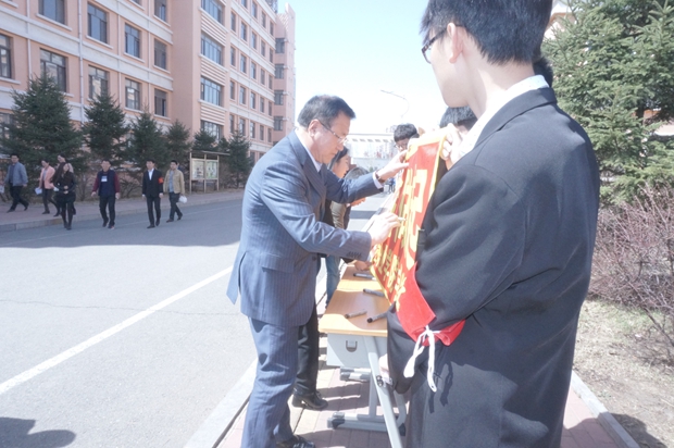  我院开展“保护校园环境，从我做起”宣传活动